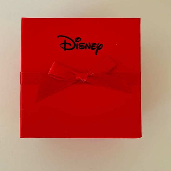 Minnie Mouse Holiday necklace - Picture 3 of 3